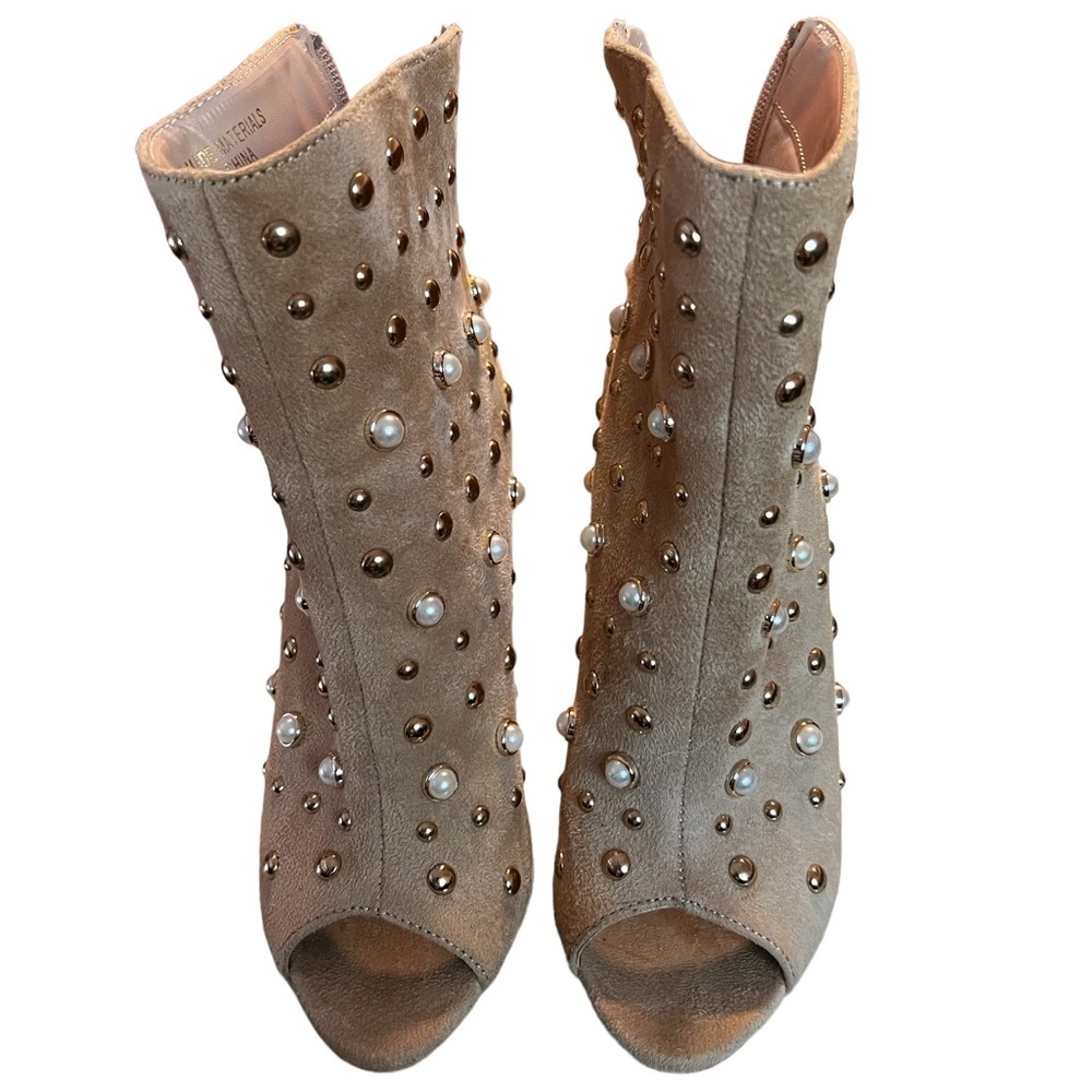 Liliana - Women high ankle boot size 5.5M